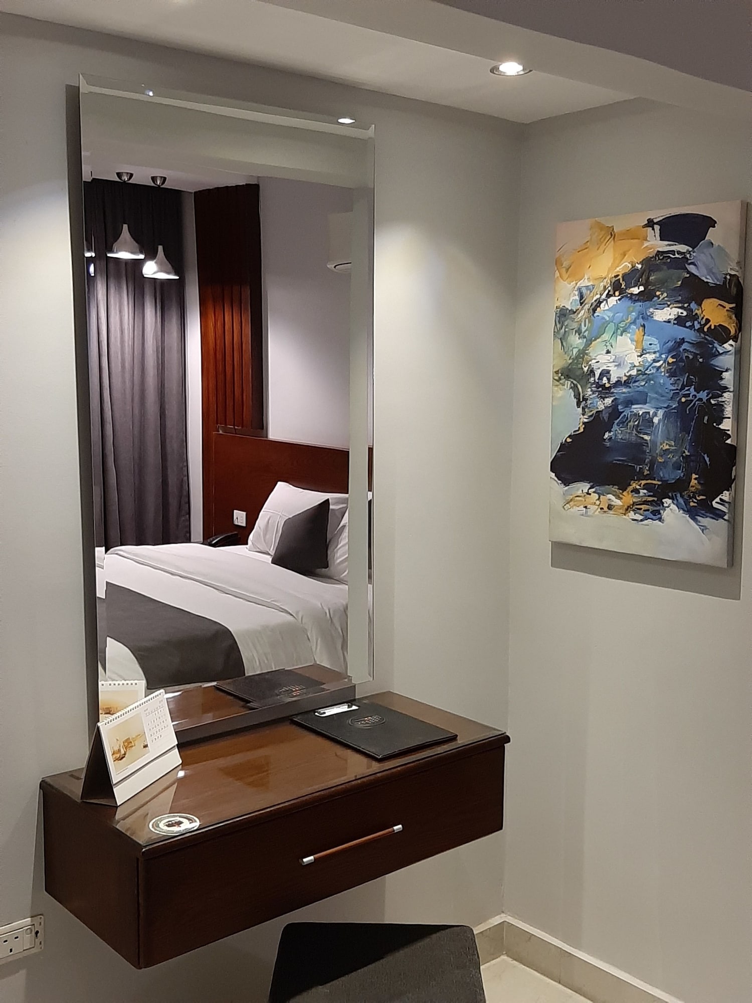 استوديو جونيور بسرير كوين بمطبخ صغير، Nakhil Residence 4/6