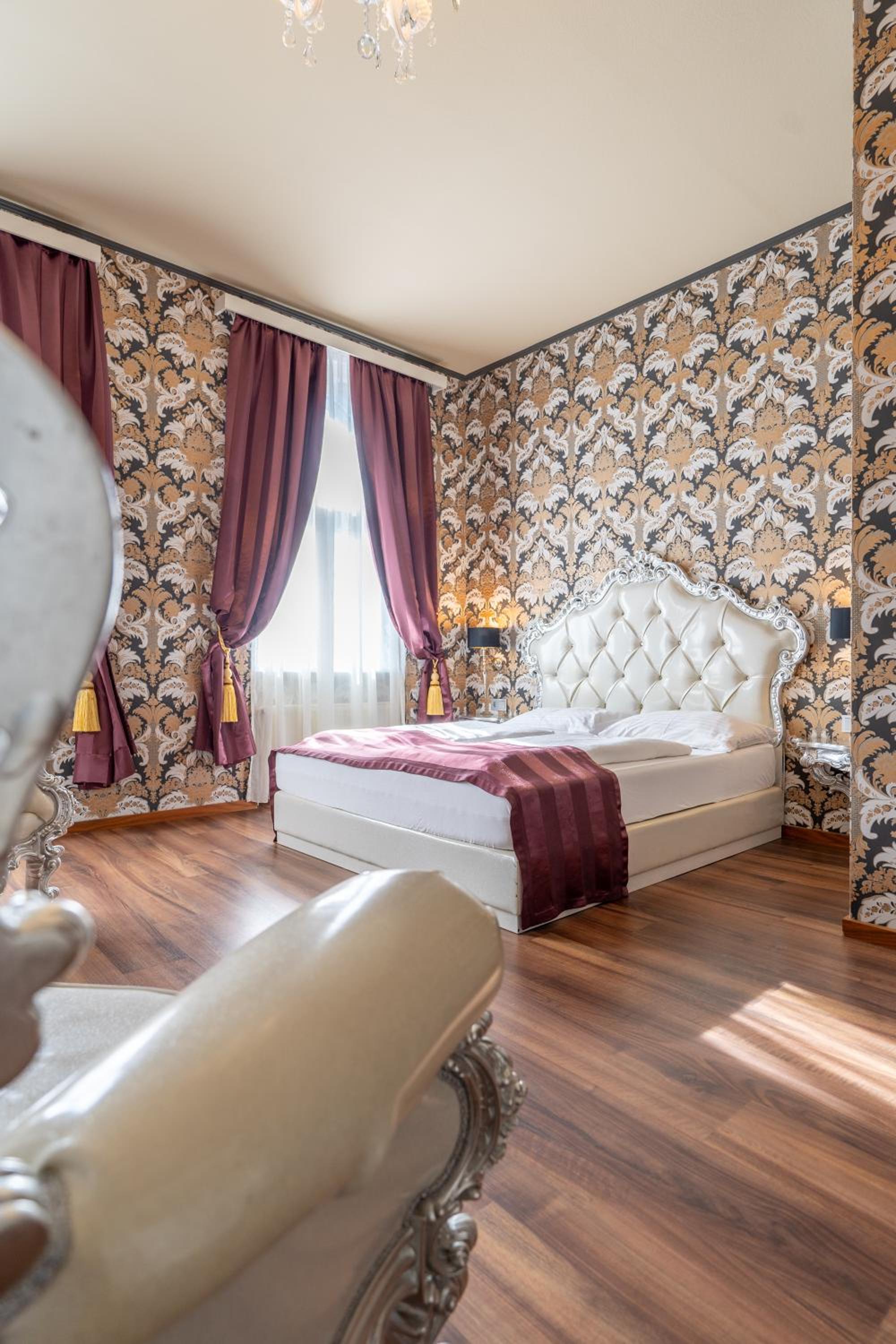 Design, King Bed، Hotel Urania 6/10