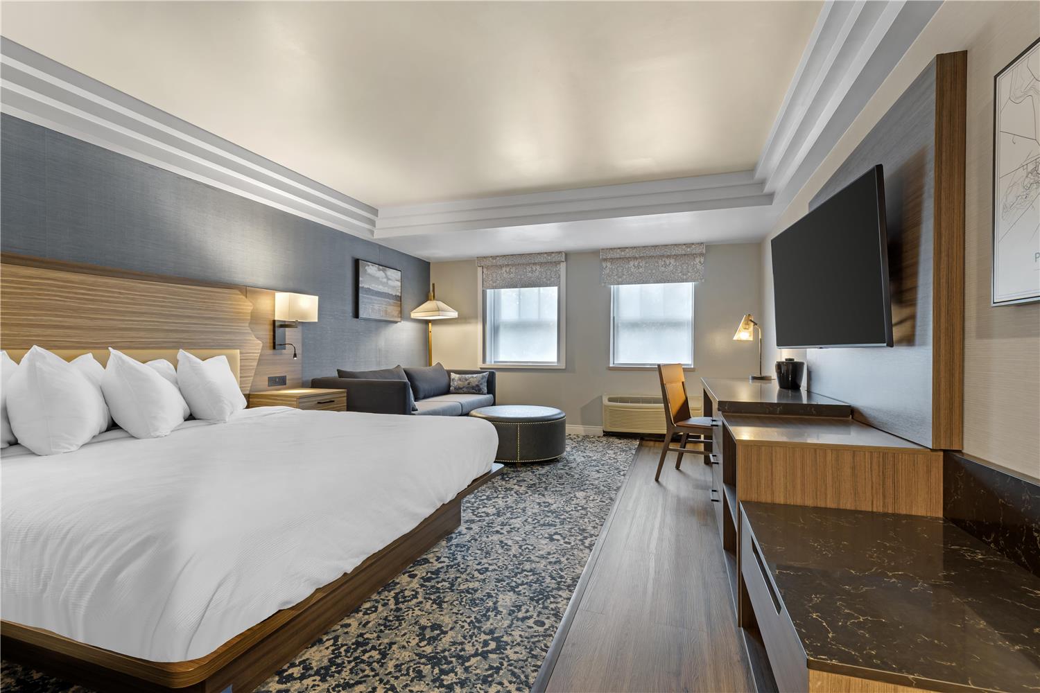 Room, King Bed, River View, Sofa