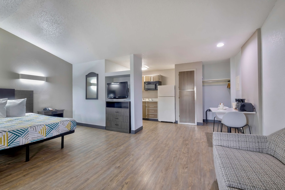 Studio6 Dallas, TX - North - Richardson 43/67
