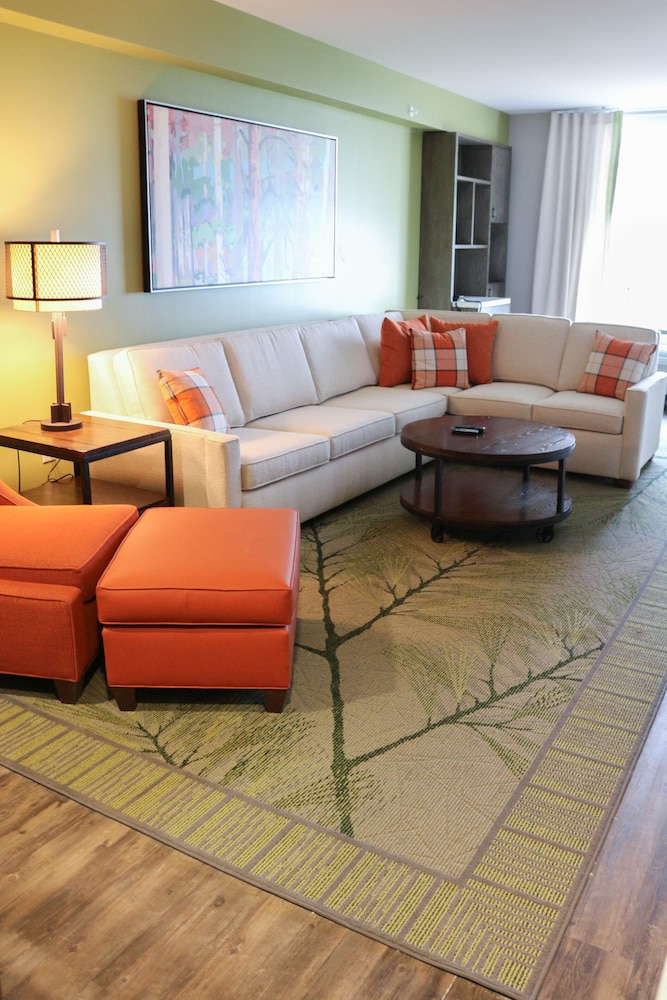 HOTEL INDIGO TRAVERSE CITY 45/78