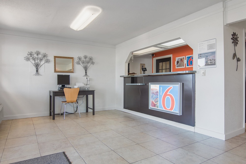 Lobby at Motel6 Hope, AR, HOPE - AR