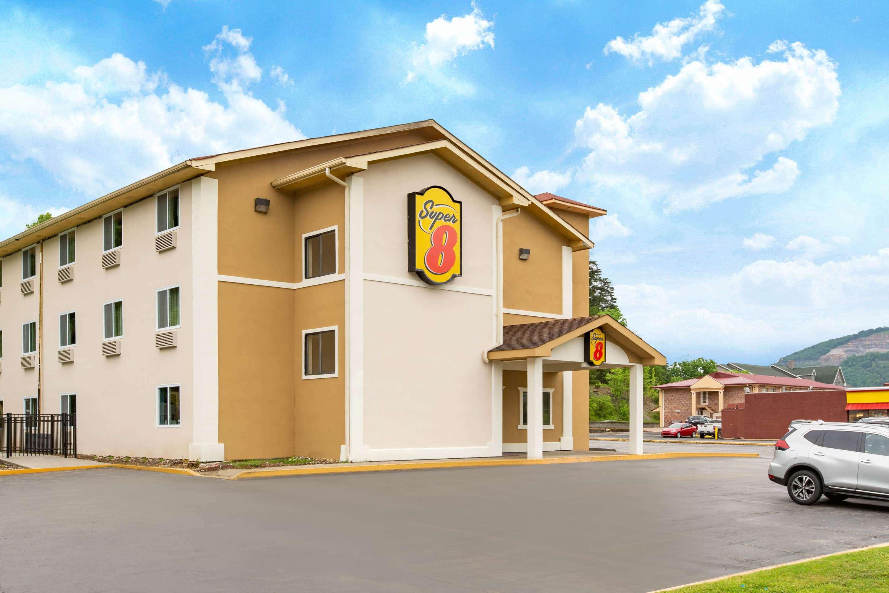 Super 8 By Wyndham Chattanooga Lookout Mountain Tn 15/21
