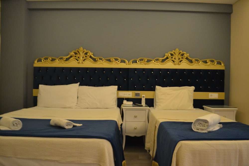 Constantinopolis Hotel 16/48