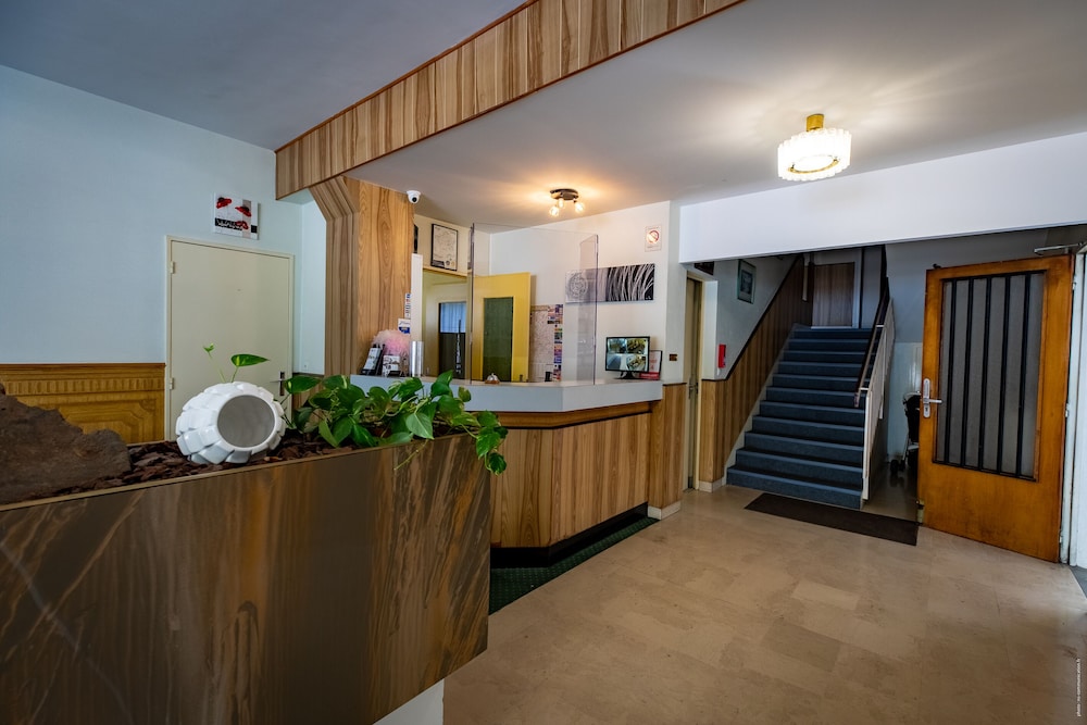 HOTEL CHRISTINA 5/57