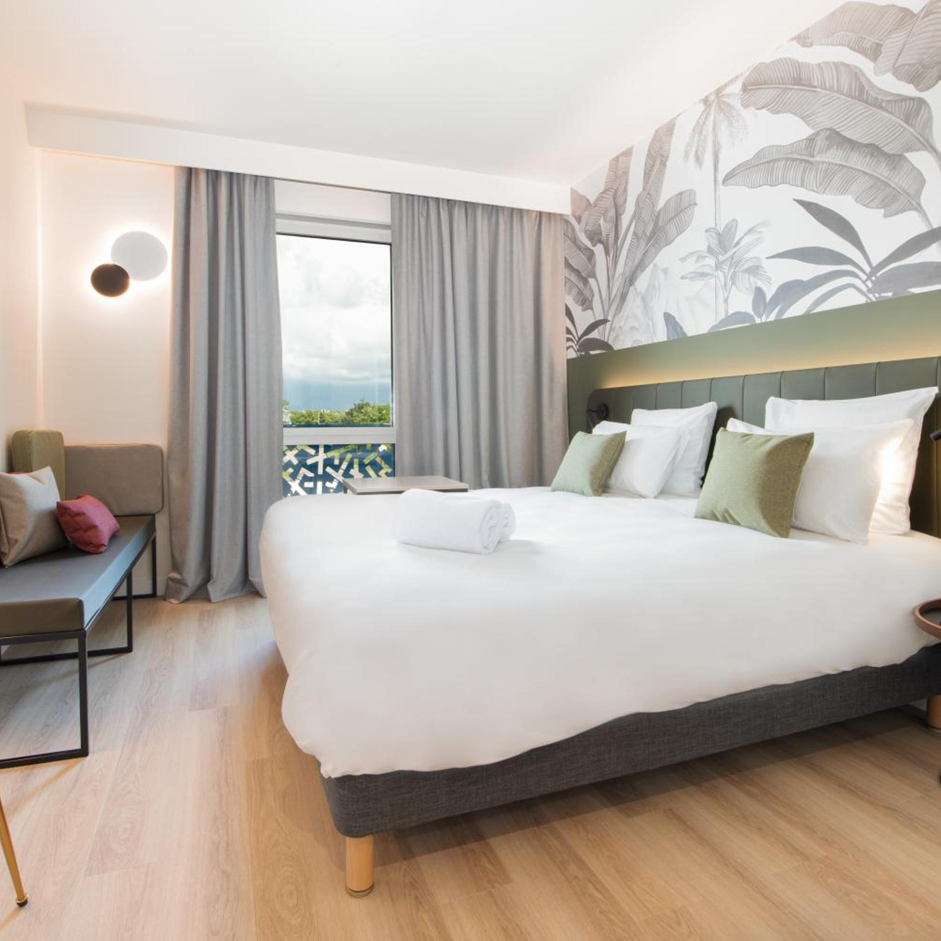Next Generation, Twin Beds