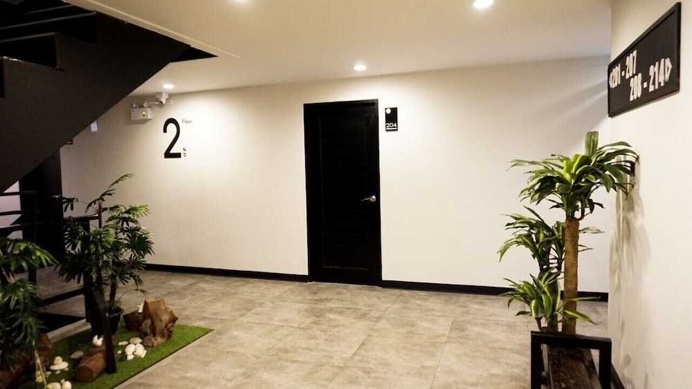 B-Black Residence 46/48