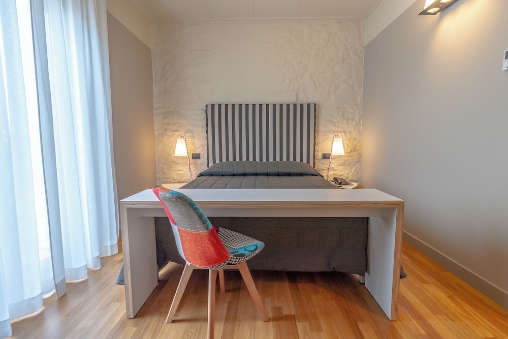 Hotel Moderno Assisi 27/50