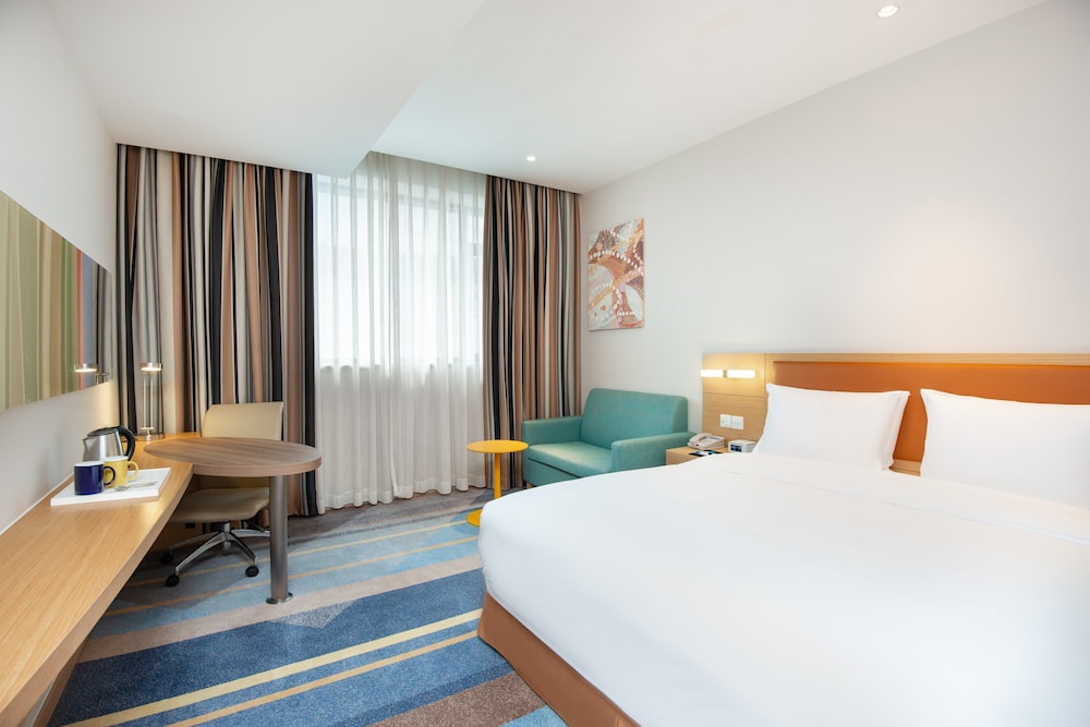 Holiday Inn Express Shanghai Zhenping 25/69