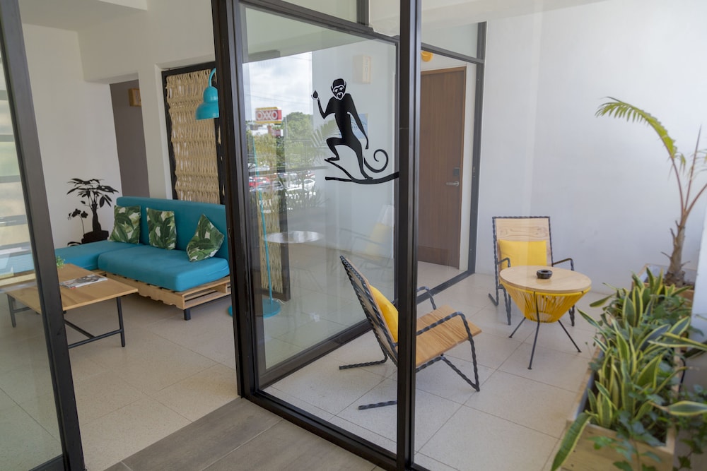 Nomads Hotel Hostel And Bar 36/55