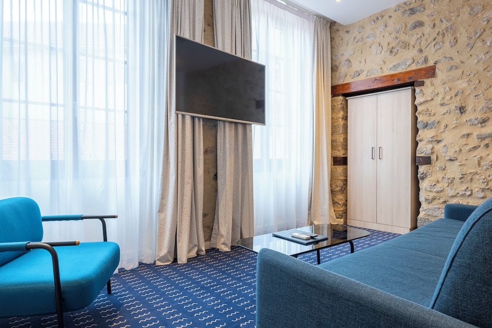 Hotel Du Palais de L Isle Annecy 65/77