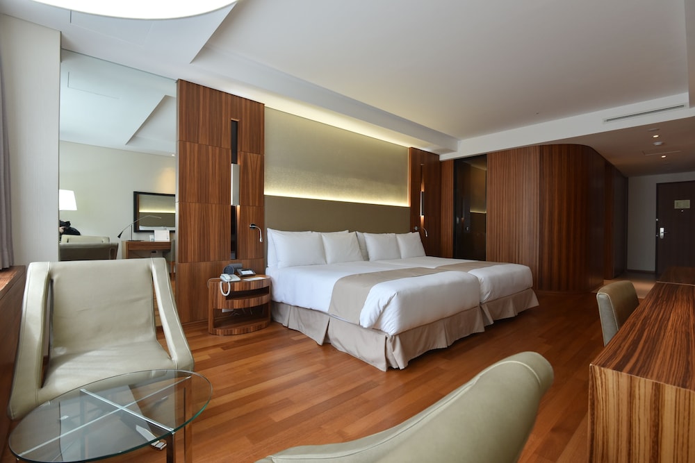 Pacific Hotel Seoul 12/38