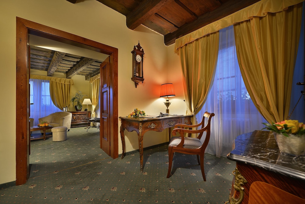 U Tri Pstrosu Hotel 28/50