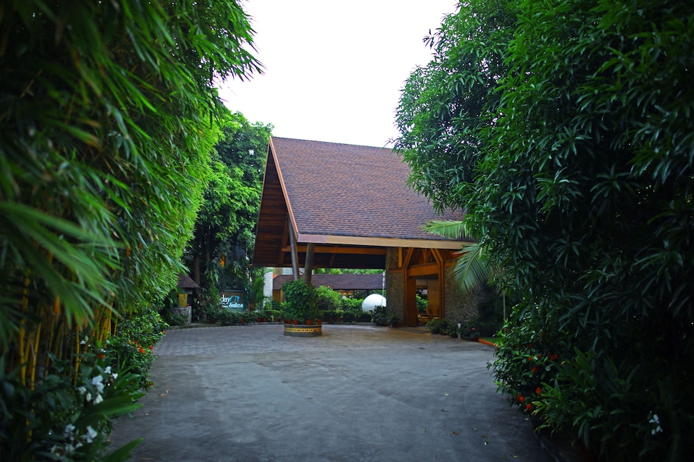 Uday Suites 48/50