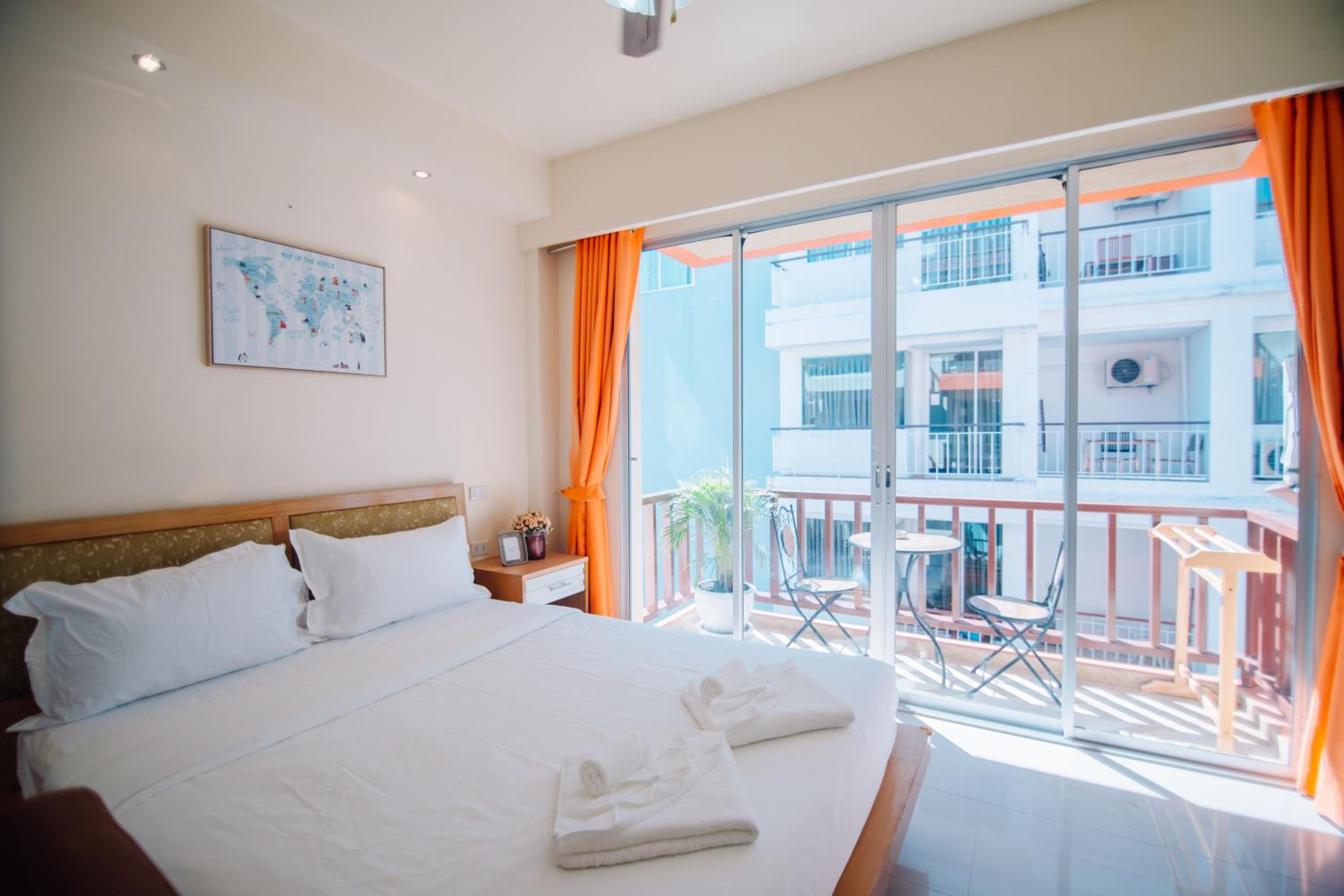 Patong Beach Side Hotel 12/50