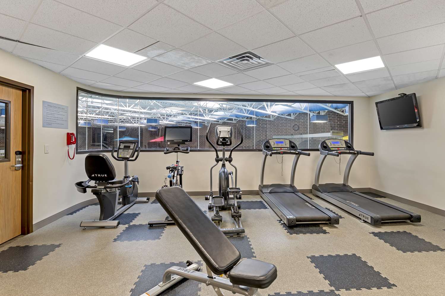 Best Western Plus Executive Residency Waterloo and Cedar Falls 23/42