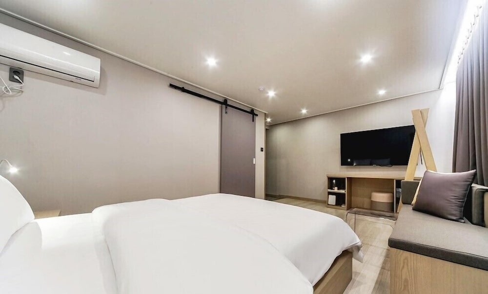 Centro Tourist Hotel 9/50