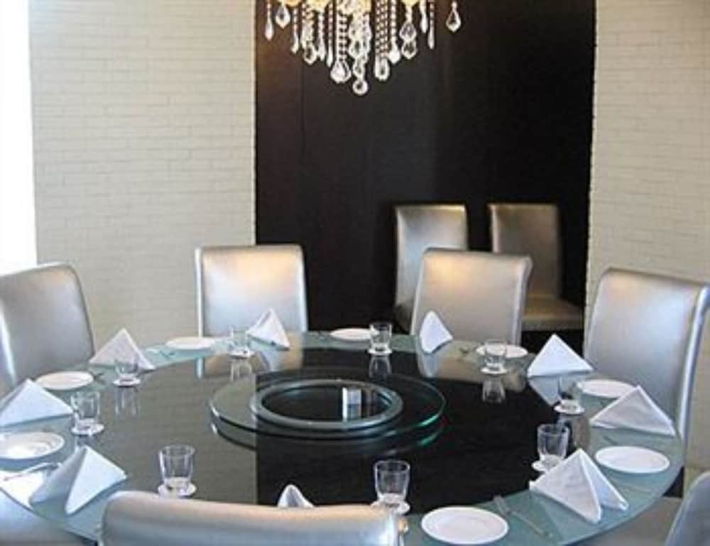 Hotel Satkar Residency 38/43