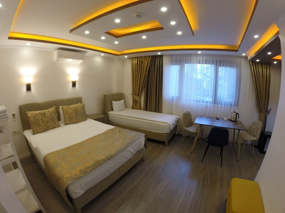 ROOM, TRIPLE, GROUND FLOOR, ACCESSIBLE