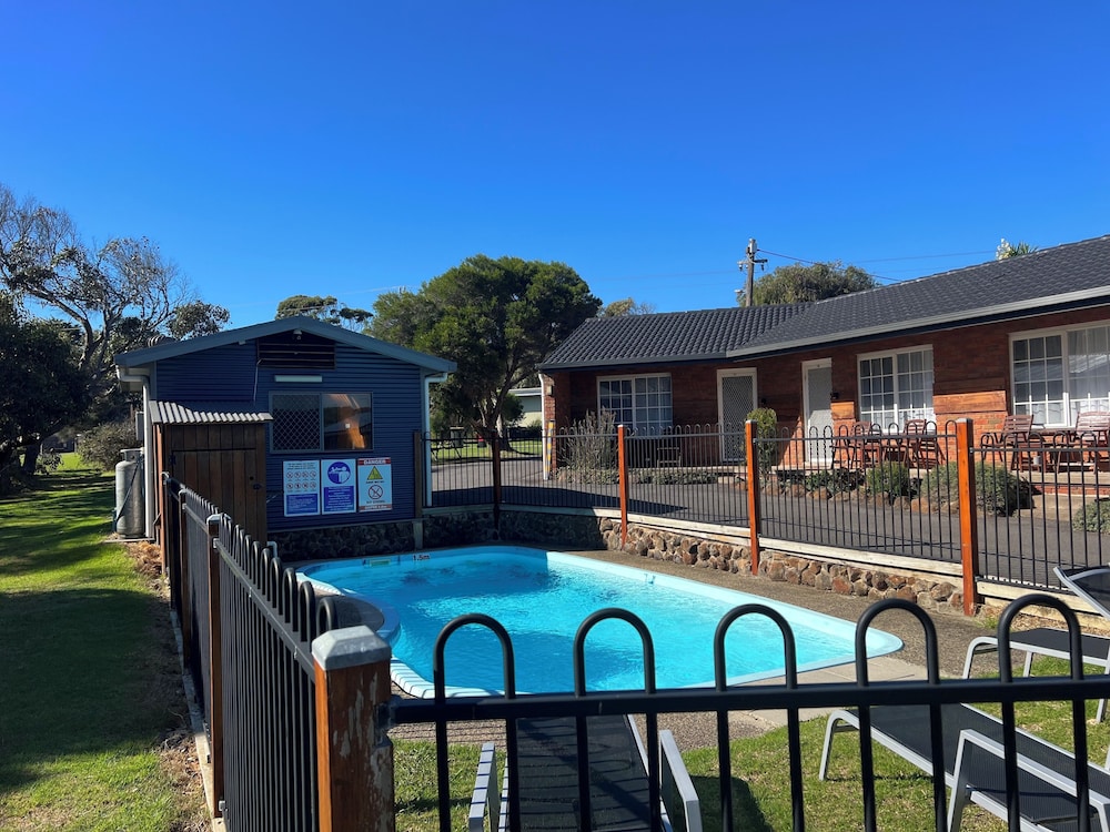 PORT CAMPBELL MOTOR INN 28/50