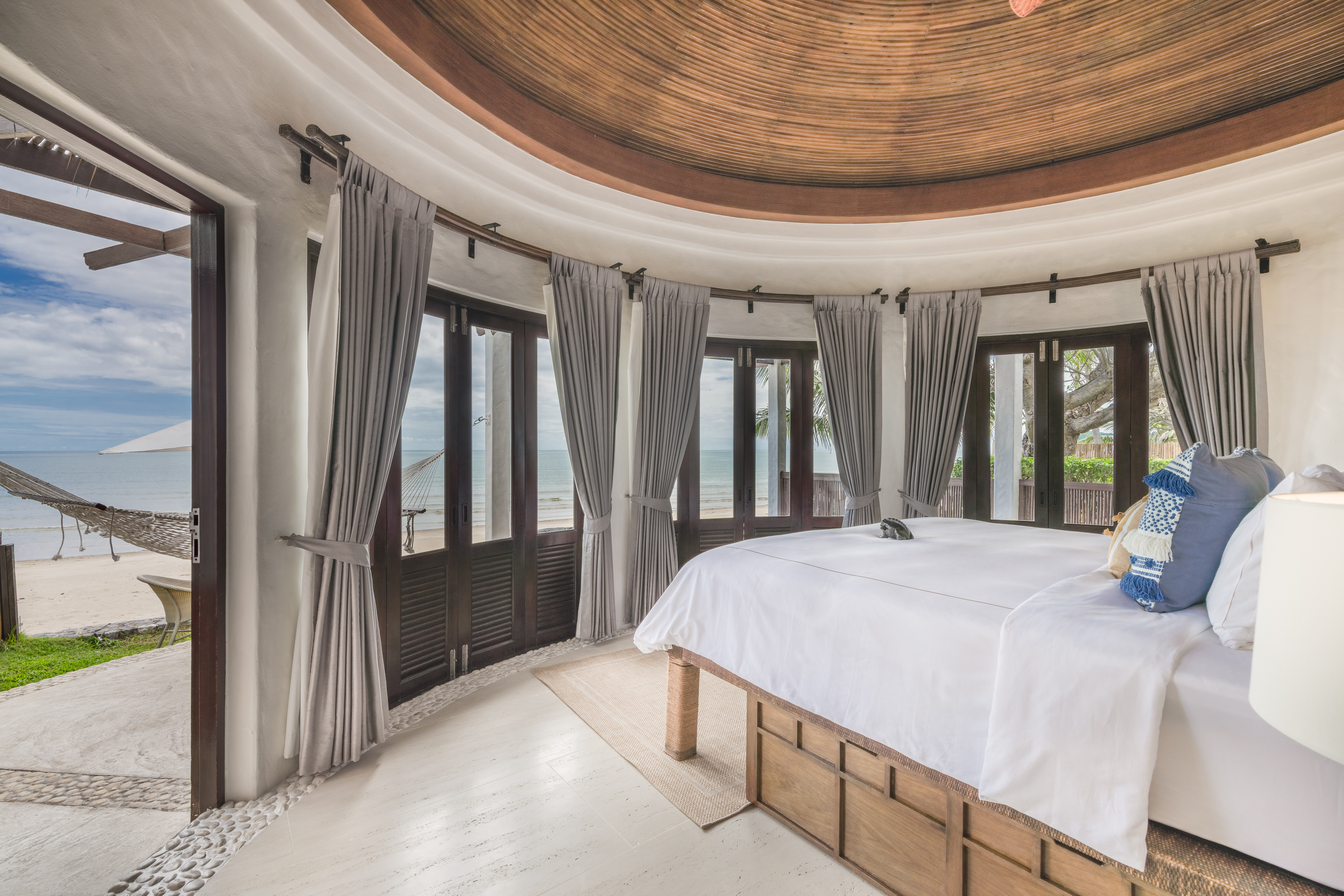 Pool, Suite, Beach Front