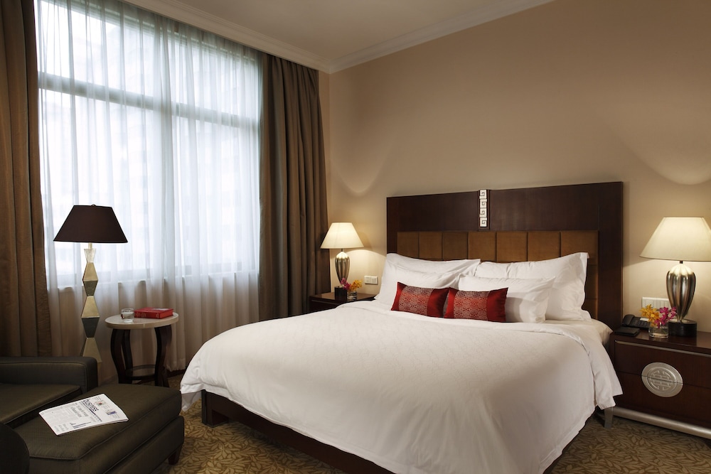 Dong Fang Hotel 13/74