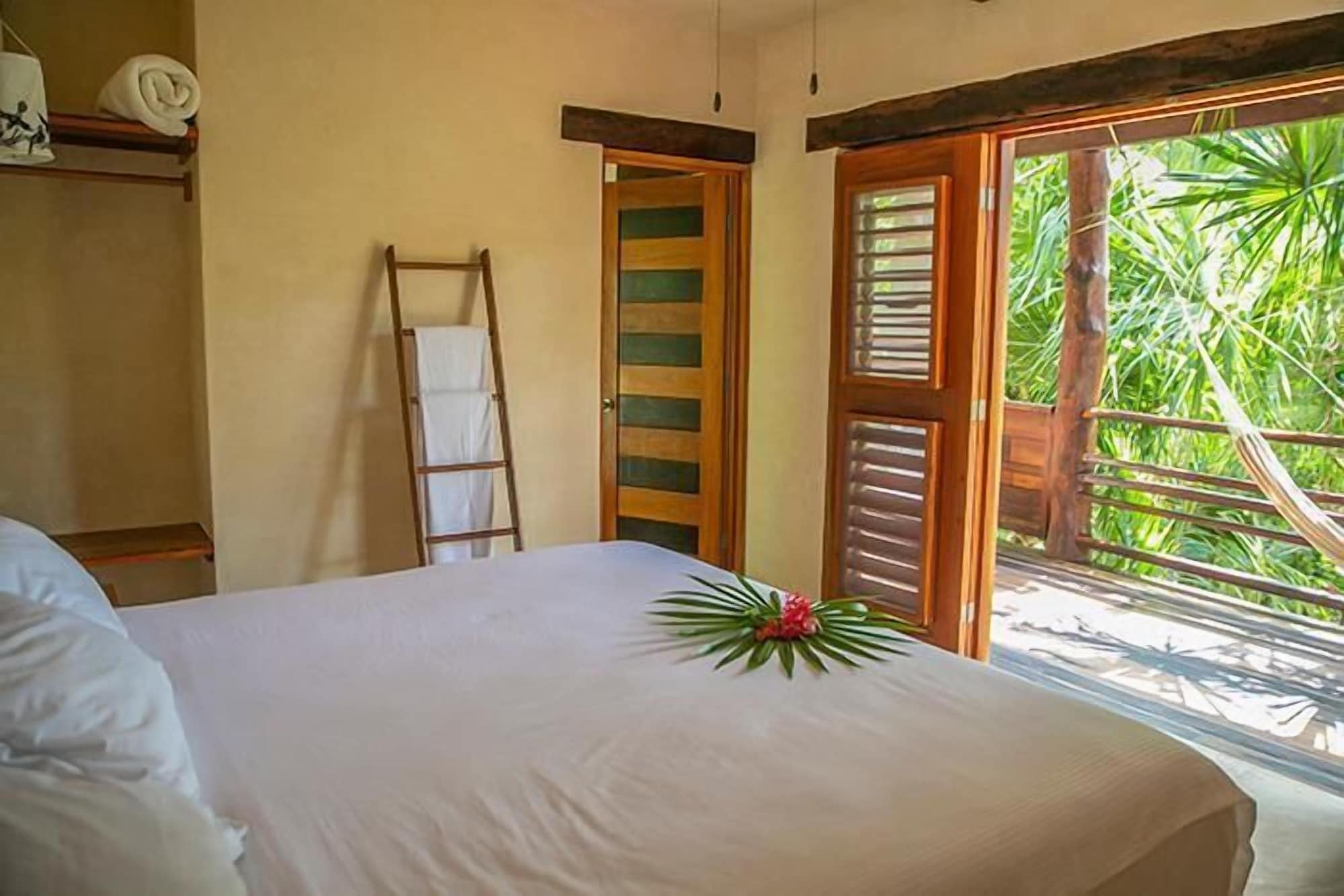 Deluxe, King Bed