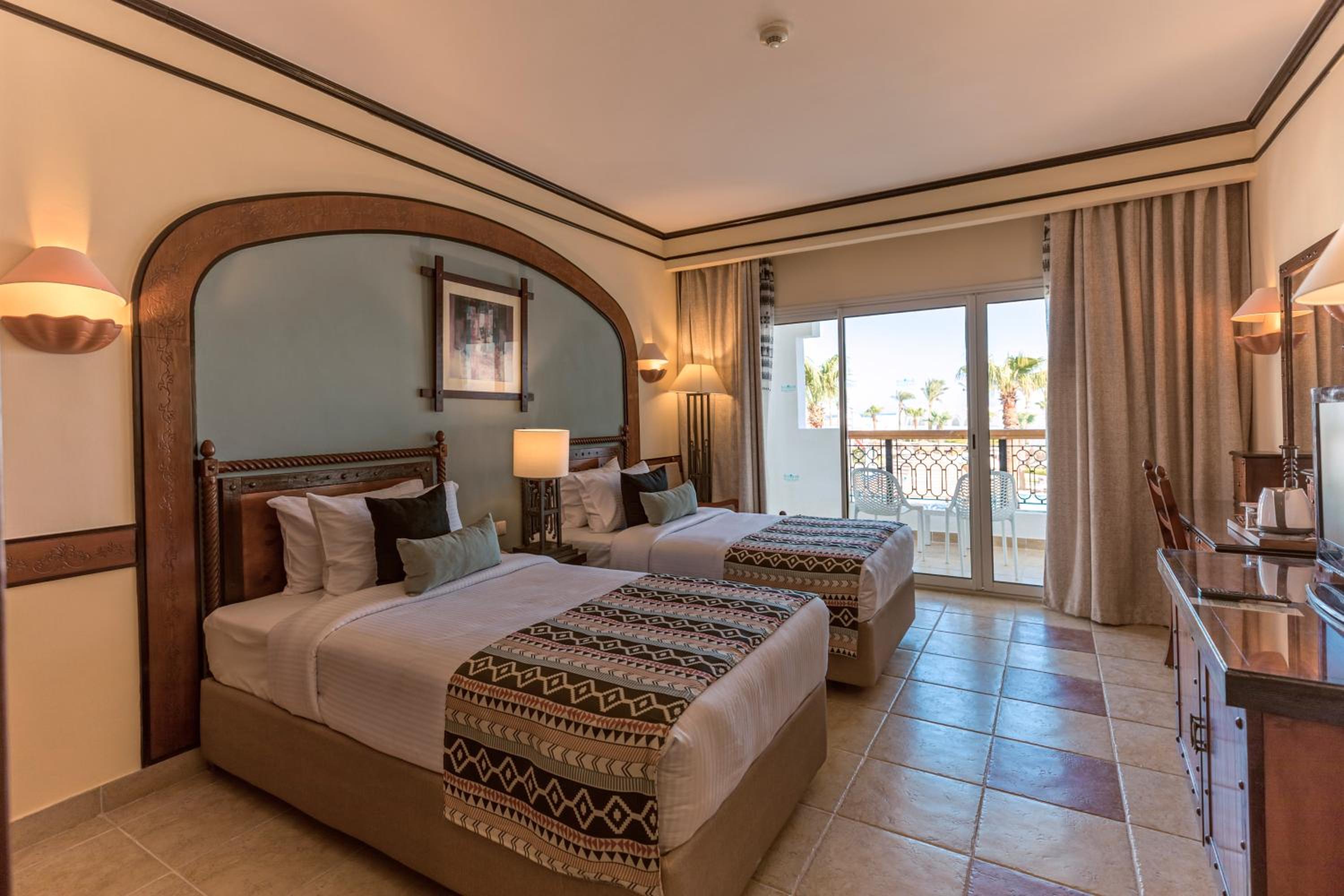 Standard Partial Sea View Room