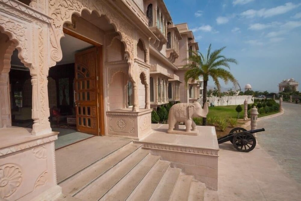 Bhanwar Singh Palace 15/24