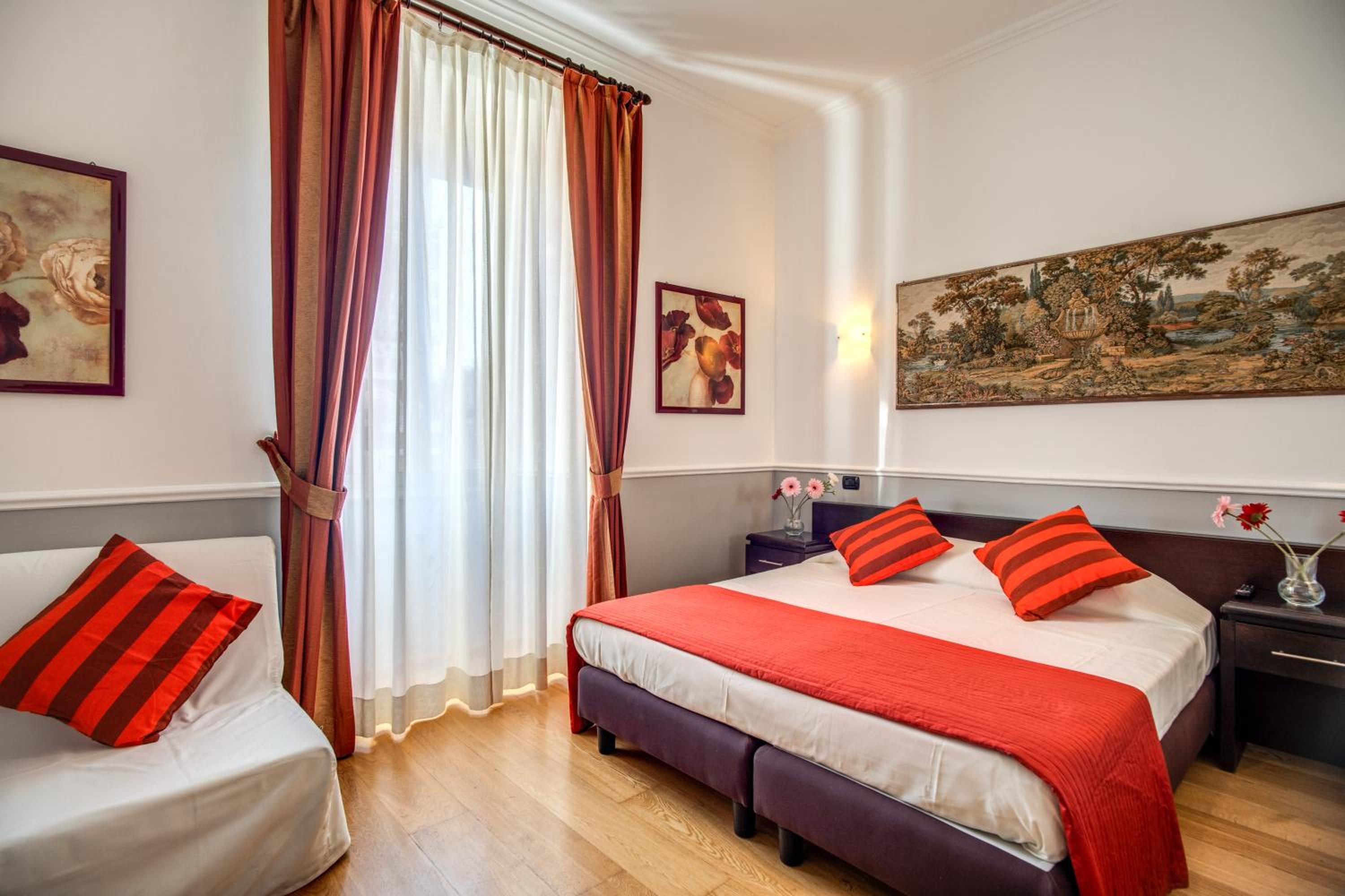 غرفة رباعية، Everest Inn Rome 5/10