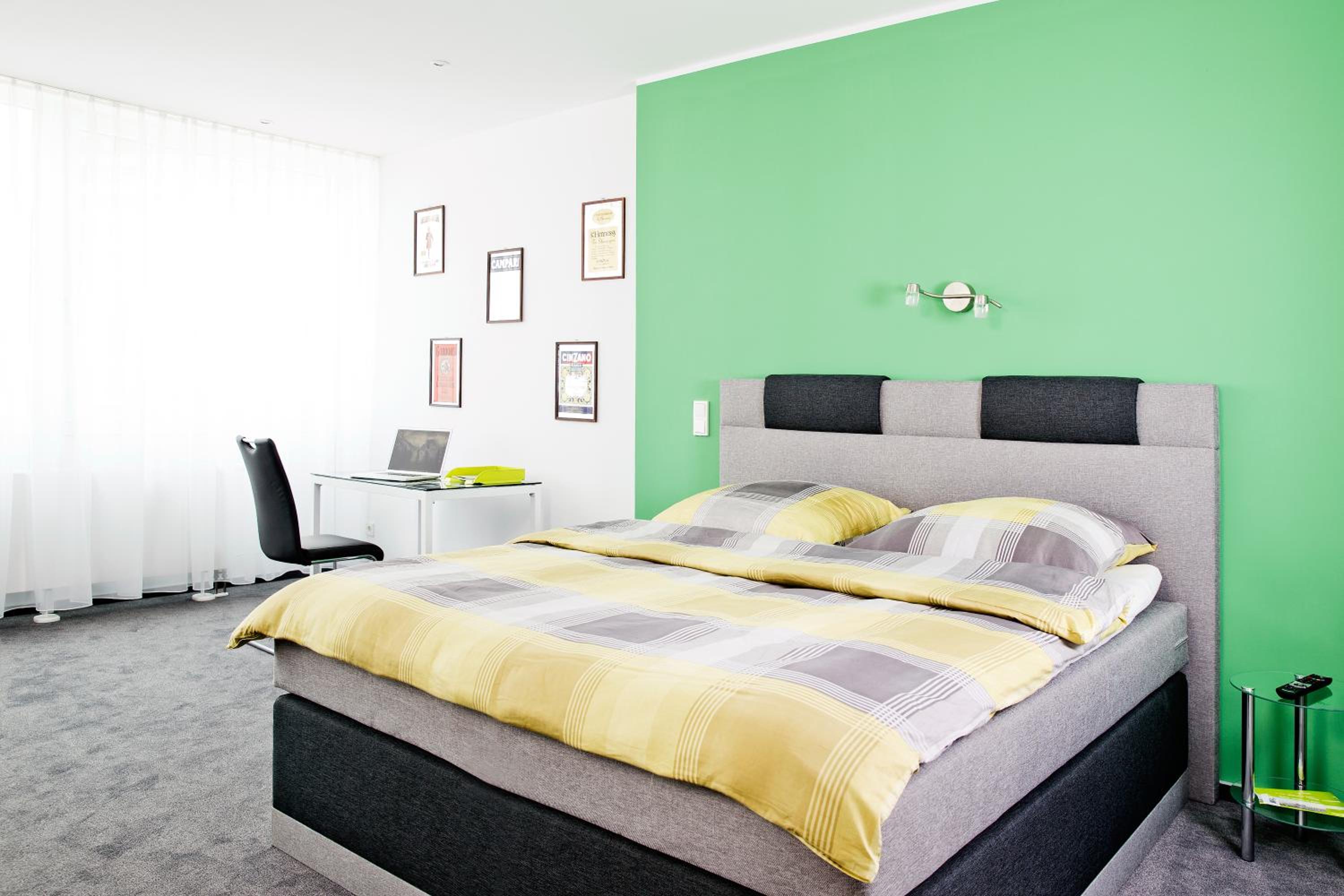 Budget, Double Bed