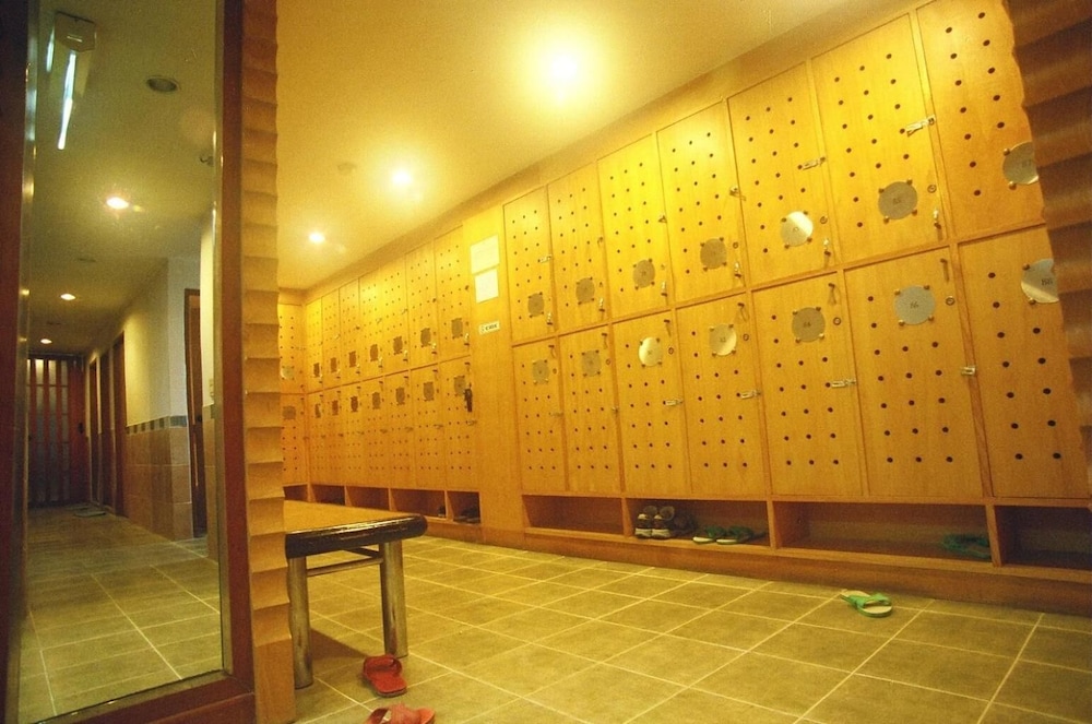 Ebina House 42/60