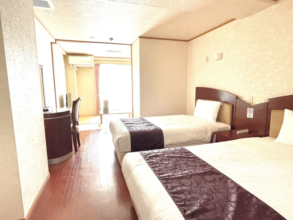 Hotel Castle Village Miyakojima (ex. Miyakojima Onsen Hotel) 19/37