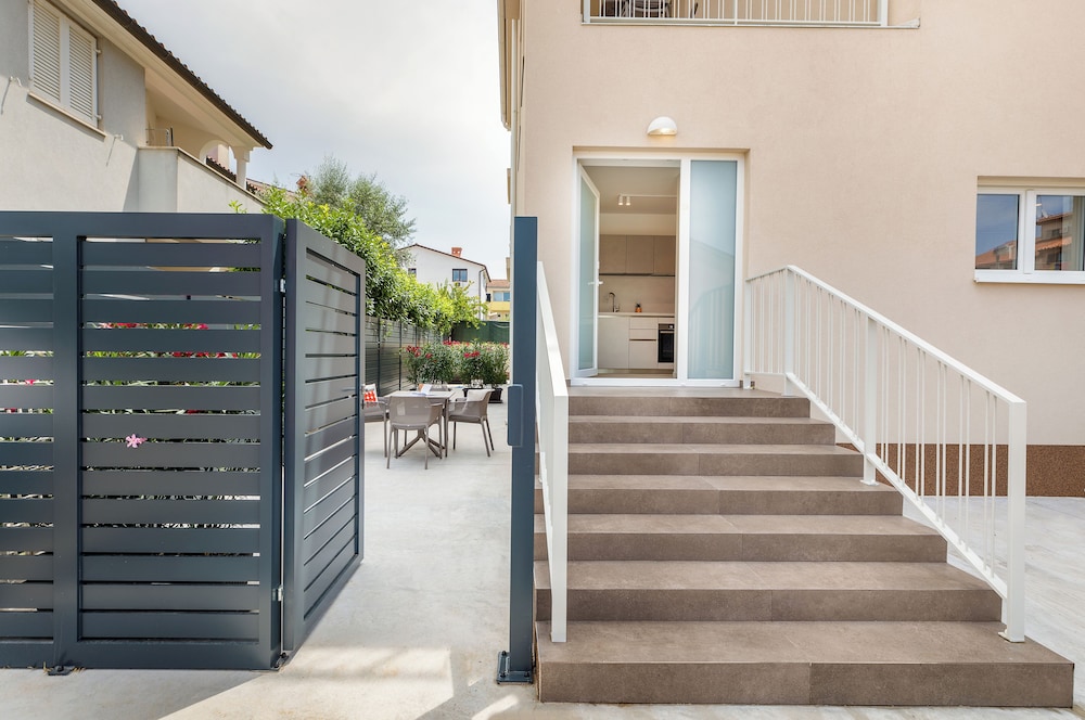 Villa Nina Apartments 6/50