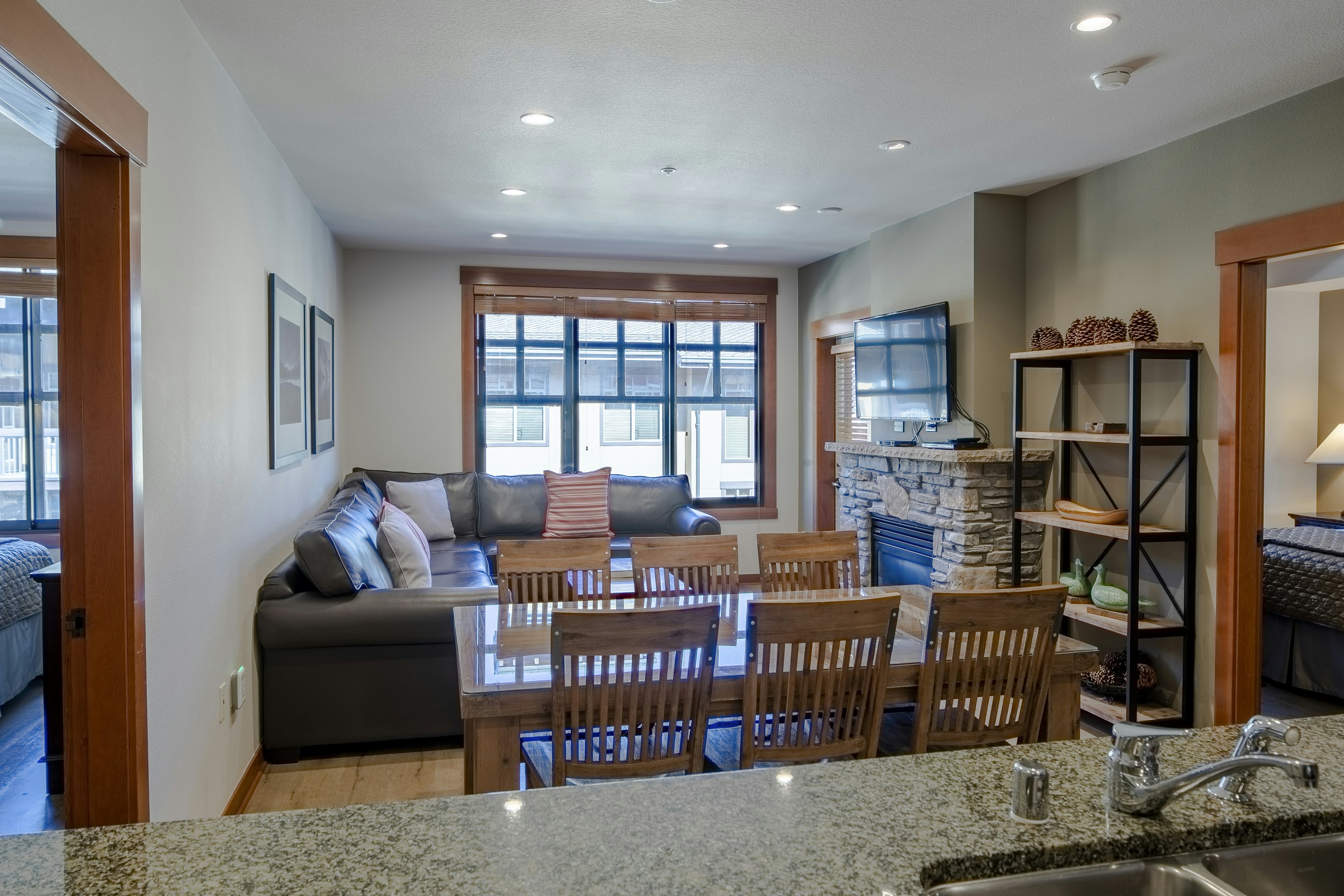 The Village Lodge 12/34