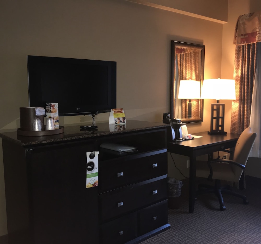 Holiday Inn Express La Mesa Near SDSU 57/72