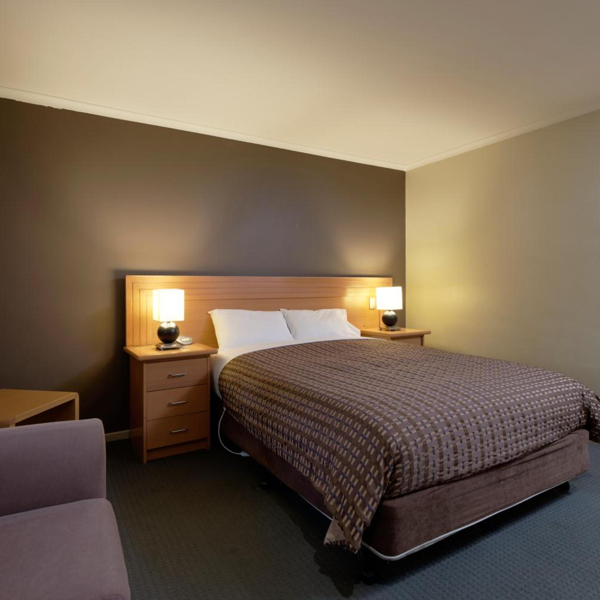 Keilor Motor Inn 11/26
