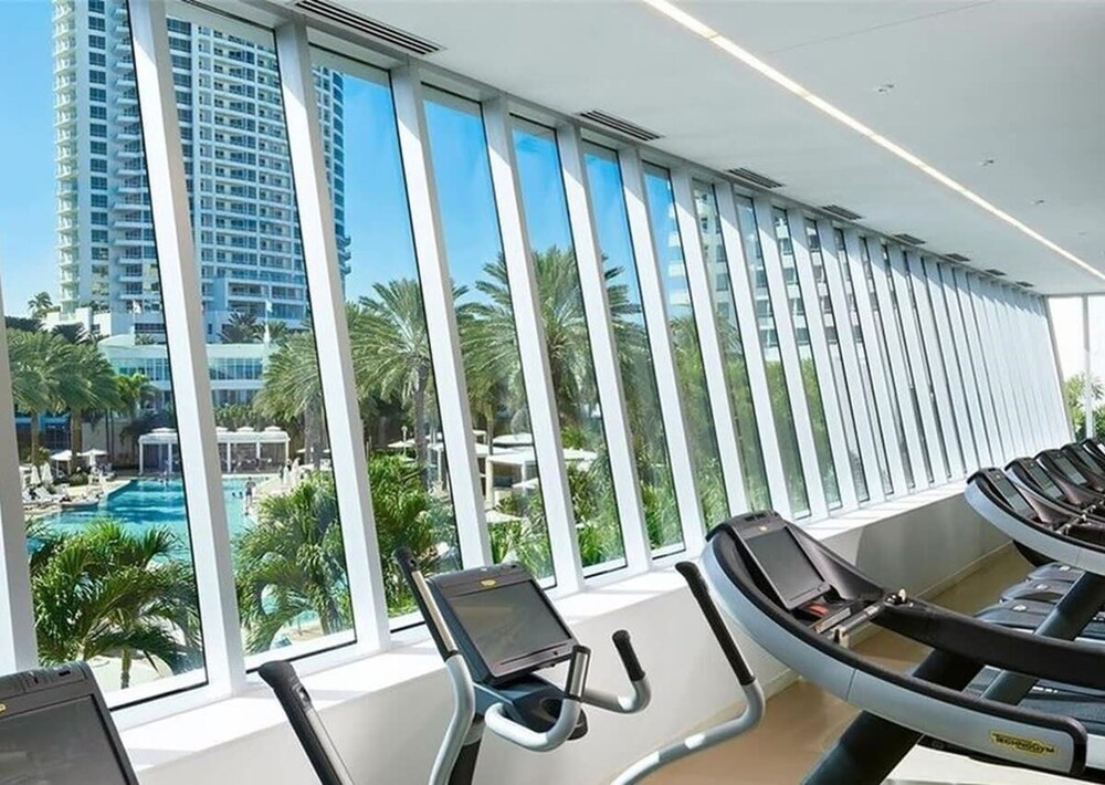 Fontainebleau Miami Beach Private Luxury Suites 26/50
