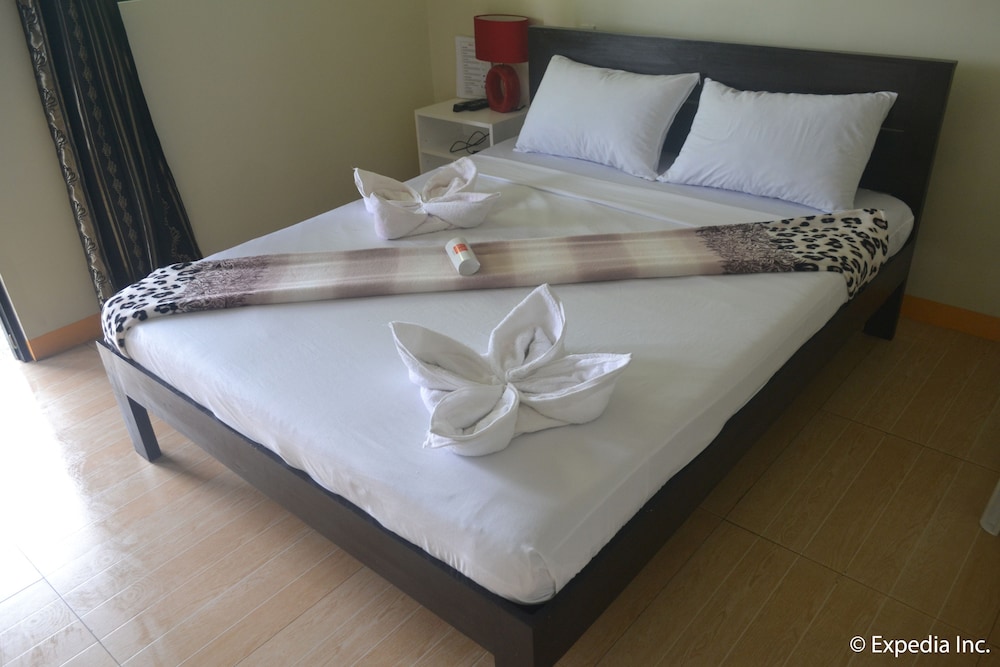 Aroha Hotel 10/39
