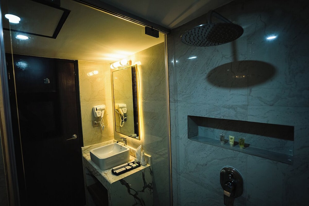 غرفة ديلوكس بسريرين منفصلين، Unique Regency Hotel Dhaka 10/10