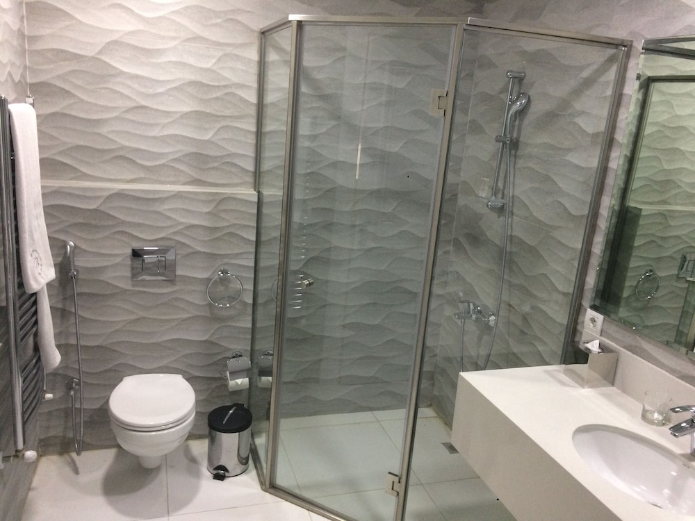 Cherry Blossom Boutique Hotel 68/69