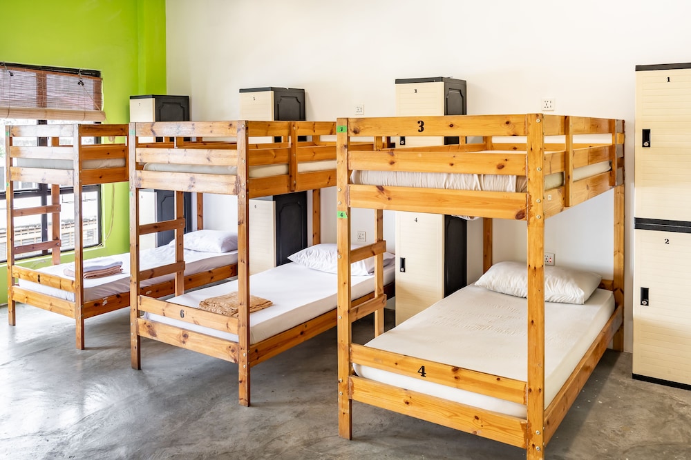 MIXED DORM, 16 BEDS