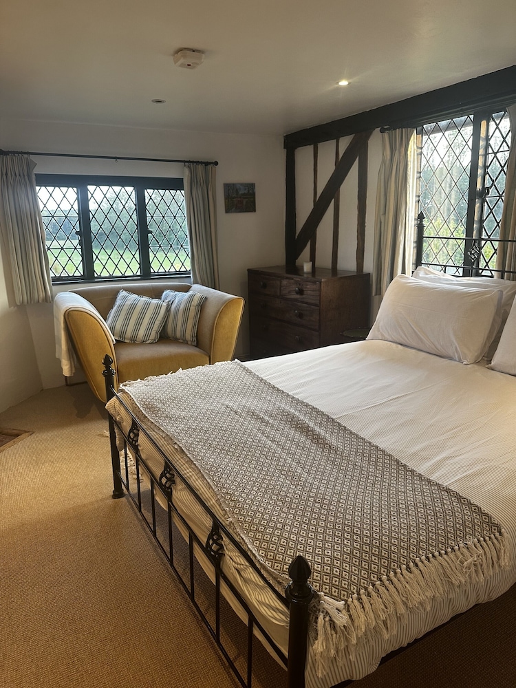 Dunsfold B&amp;B 20/44