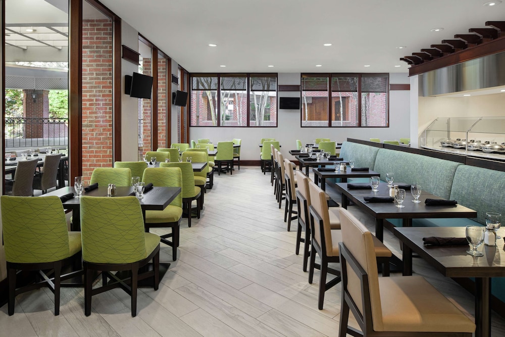 DoubleTree Suites by Hilton Charlotte SouthPark 38/60