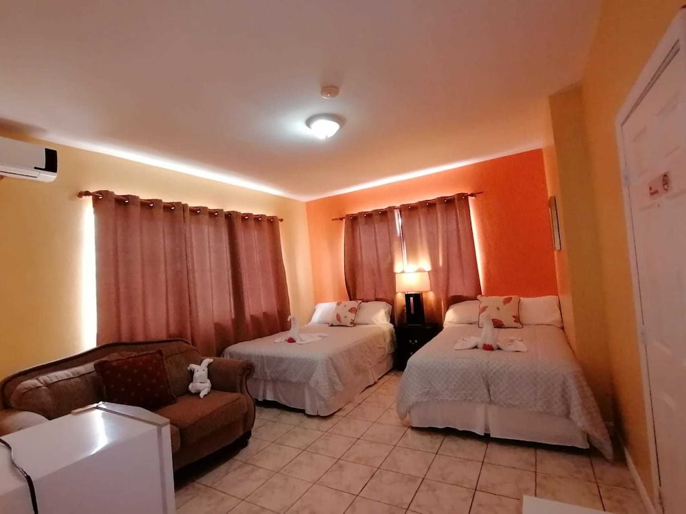 Sunset Ridge Hotel 16/55