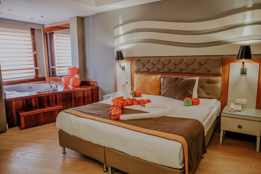 Saturn Palace Resort 7/50