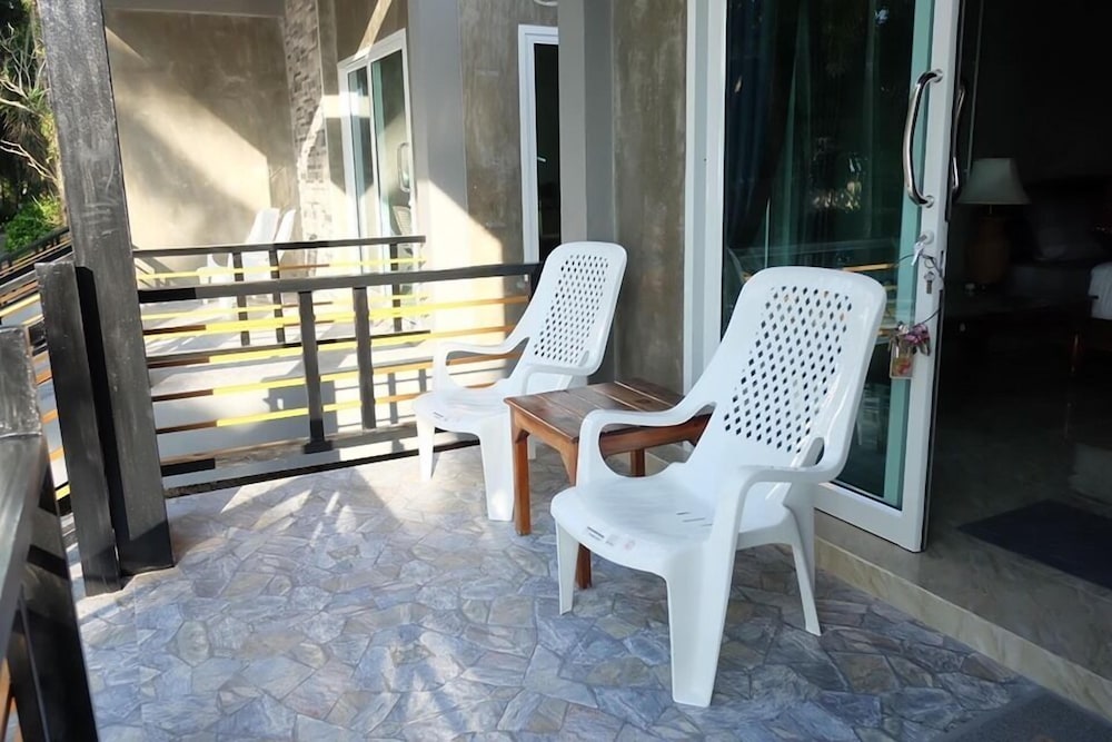 Coral Resort 44/77