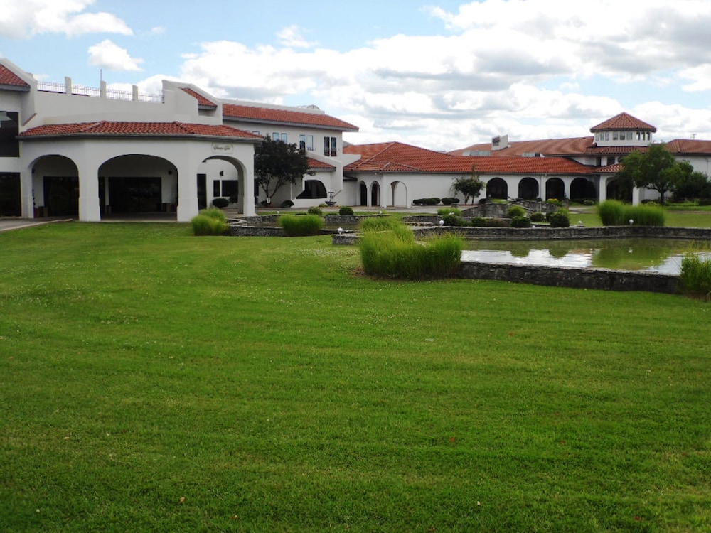 Regalia Hotel and Conference Center 64/68