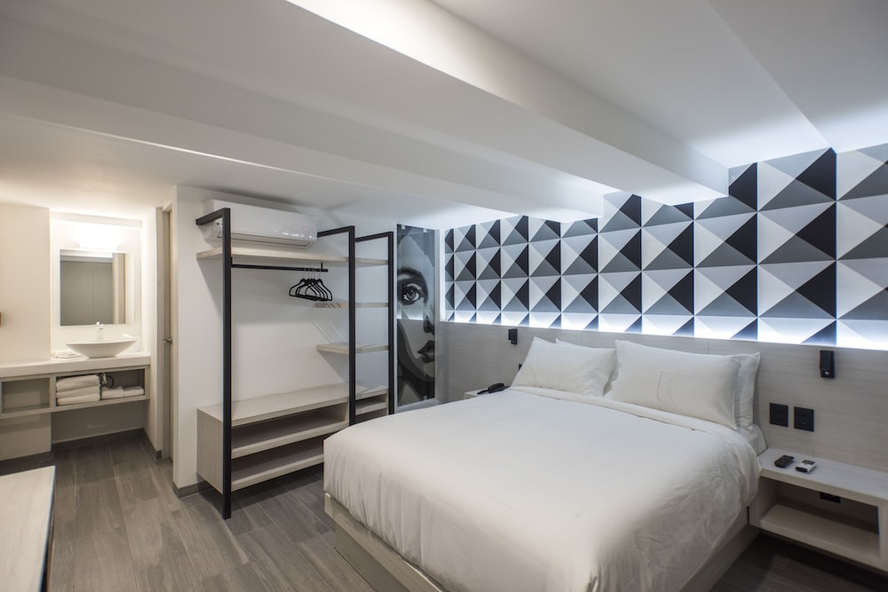 The Andy Hotel 27/64