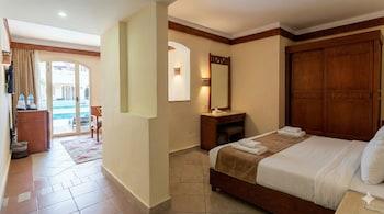 Moonlight, Swim Up, Suite, Queen Bed